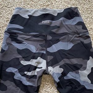 VS PINK Camo leggings